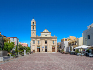 Fototapeta na wymiar Cathedral in the old Venetian port town in Greece (Trimartiri Cathedral, Athinagora Square, Chania, Crete, Greece)
