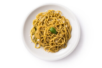 Piatto di spaghetti con pesto alla genovese, visto dall'alto e isolato su fondo bianco, pasta italiana  - 777014857