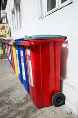 garbage bin in the park - obrazy, fototapety, plakaty