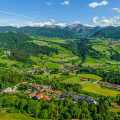 Fototapeta na wymiar Der Kurort Oberstaufen im westlichen Allgäu im Luftbild 