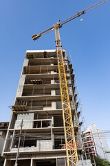 Naklejka premium un immeuble en construction dans le quartier des Mamelles à Dakar au Sénégal en Afrique de l'Ouest