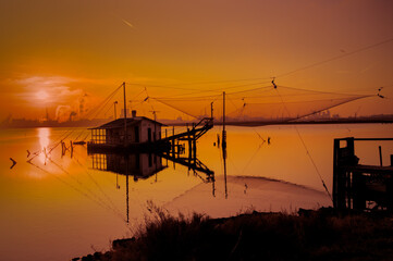 Pialassa Piomboni: Fishing hut in the sunset