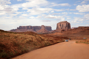 Mietwagenrundreise - Monument Valley Nationalpark (USA, Arizona) - obrazy, fototapety, plakaty