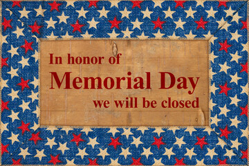  Closed Memorial Day sign with USA stars - 777267427
