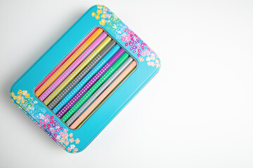 Colored pencils for drawing various colors for children.