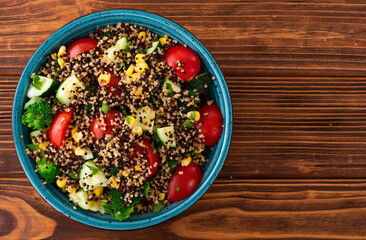Fresh vegetable salad with quinoa