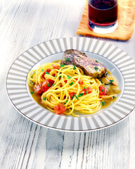 Spaghetti mit Tafelspitzscheiben