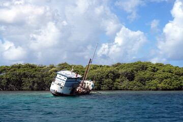 Schiffswrack vor Aruba, Karibik, Mangroven, Unfall, Unglück,  auf Riff aufgelaufen, ABC-Inseln,...
