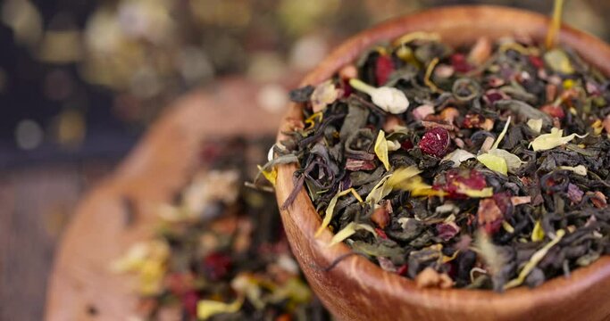 dry green tea with jasmine flowers, calendula, pineapple slices, high-quality green tea with additives for taste and smell