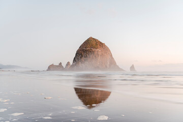 Discovering Haystack Rock: A Natural Wonder of the Pacific Northwest