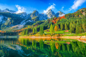 Fototapeta na wymiar Beautiful view of idyllic colorful autumn scenery in Gosausee lake Austria