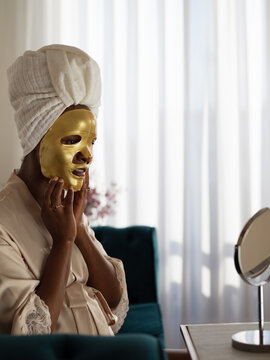 Woman trying sublime silicone face mask for the first time