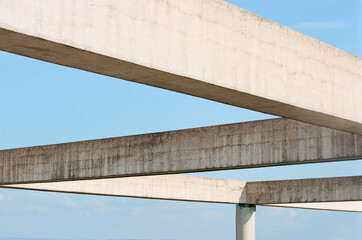 analogical minimalist architecture
