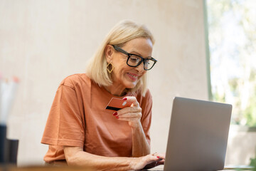 mature woman online shopping 