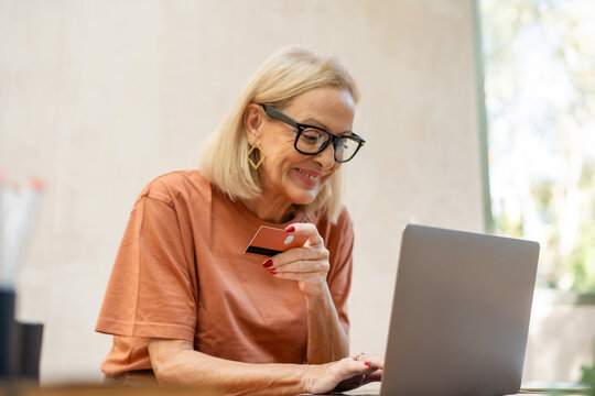 mature woman online shopping 