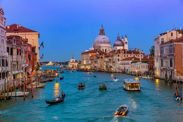 Stickers muraux Gondoles Basilica of Santa Maria della Salute and Grand Canal in Venice at night, Italy