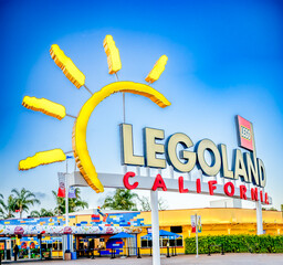 Naklejka premium Carlsbad, California, USA - 3.28.2024: Entrance to Legoland with ticketing.