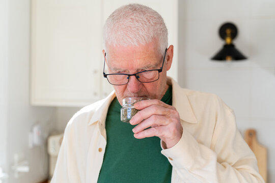 senior man smell tea