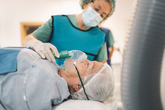 Pre oxygenation for general anesthesia to patient