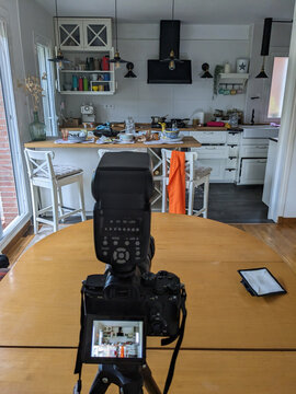 UGC BTS  kitchen photoshoot