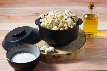 Popcorn made in the traditional way.
