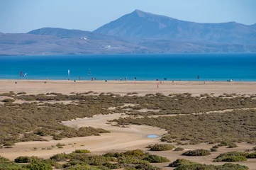 Cercles muraux Plage de Sotavento, Fuerteventura, Îles Canaries Sandy dunes and turquoise water of Sotavento beach, Costa Calma, Fuerteventura, Canary islands, Spain in winter
