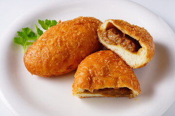 カレーパン　惣菜パン