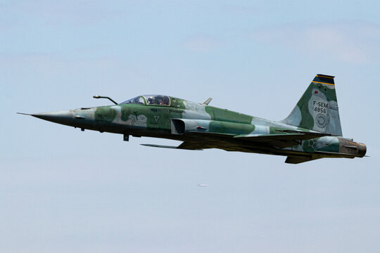 O primeiro Northrop F-5E fabricado do mundo, o USAF 71-1417, ainda em opera&ccedil;&atilde;o na For&ccedil;a A&eacute;rea Brasileira com o registro FAB 4856.