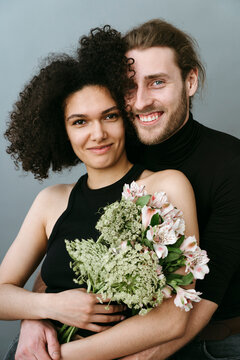 Hapy young people on Valentine's Day.