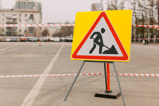 "Under construction" road sign