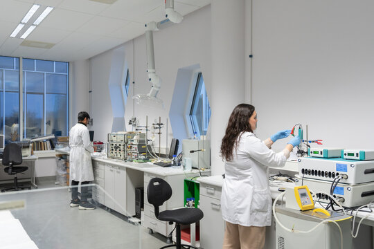 Scientists Working In Catalysis Lab