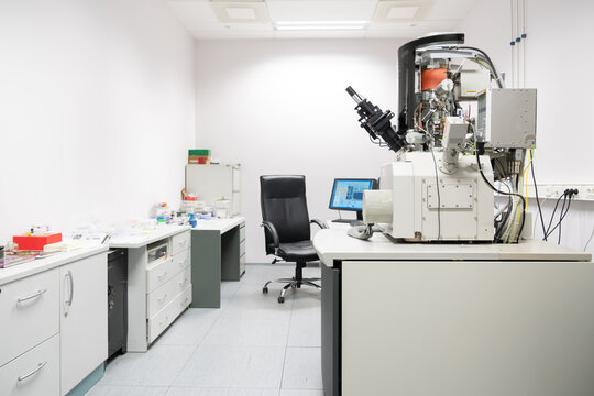 Lab of Characterisation of Materials Structure