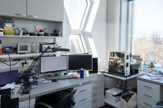 Workplace At Nanostructured Materials And Sensors Lab