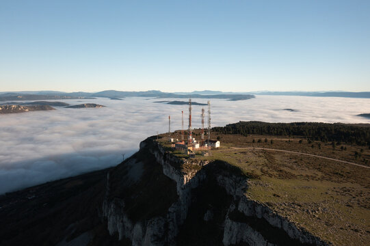 A cellular station with antennas on the edge of a cliff