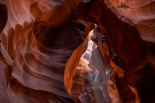 Rock textures drawn by the light