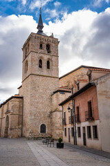 Fototapeta premium Medieval church with bell tower in the monumental city of Aranda de Duero, Castilla Leon.