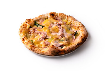 Pizza italiana condita con porchetta, provola e spinaci, cibo europeo  - 778002662