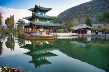 Black Dragon Lake with famous bridge in Lijiang, Yunnan, China - obrazy, fototapety, plakaty