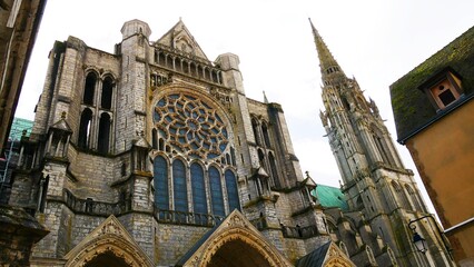 Naklejka premium Cathédrale catholique Notre-Dame de Chartres en Eure-et-Loir France Europe