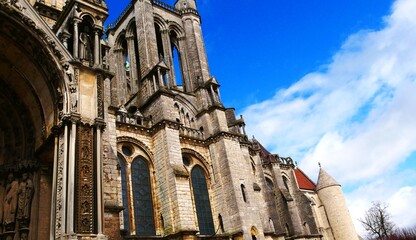 Cathédrale catholique Notre-Dame de Chartres en Eure-et-Loir France Europe - obrazy, fototapety, plakaty