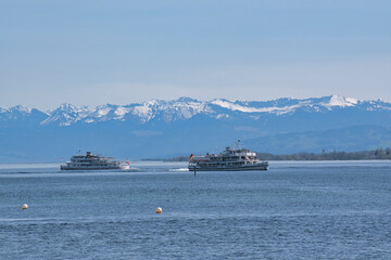 Zwei Schiffe auf dem Bodensee