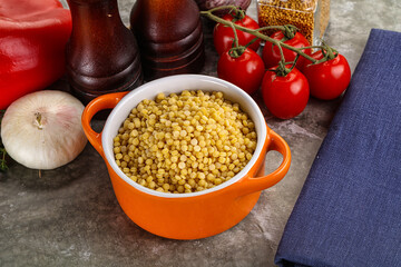 Dry ptitim heap in the bowl