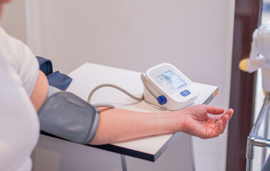 Health Checkup: Blood Pressure Monitoring with Modern Digital Equipment