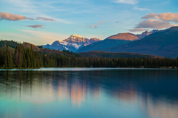 Fototapeta na wymiar Beauvert Lake sunset and Mount Edith Cavell, Jasper national park, Canada.