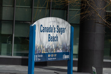 Fototapeta premium Canada's Sugar Beach sign located at 11 Dockside Drive Toronto, Canada