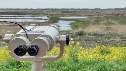 日本・渡良瀬遊水地の双眼鏡