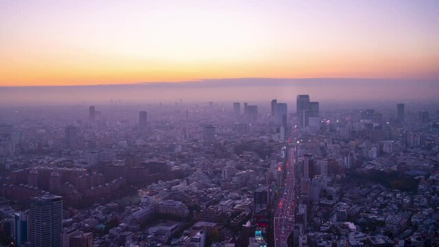 大都会東京 都市風景　タイムラプス　日没から夜景へ