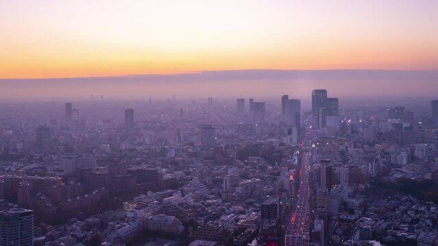 大都会東京 都市風景　タイムラプス　日没から夜景へ
