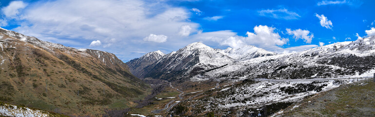 Landscape of the Pyrenees on their way up from France to Andorra - obrazy, fototapety, plakaty