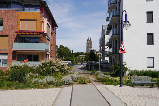 Ehemaliges Gleis im Wohngebiet am Hammersteinweg in Magdeburg